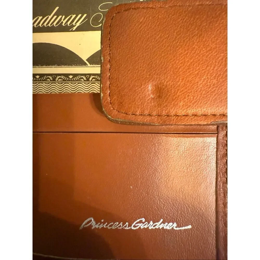 Prince Gardner Unisex Cowhide Leather Bi-fold Card Holder Wallet Tan OS NWOT